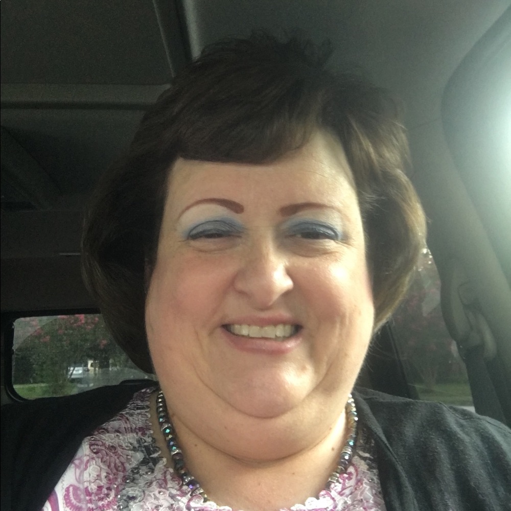 Meet your Posher, Angie